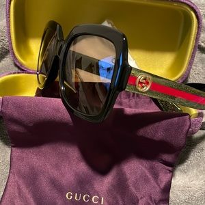 GUCCI SUNGLASSES